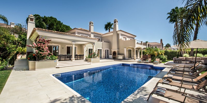Magnificent Swimming Pool Holiday Rental Villa