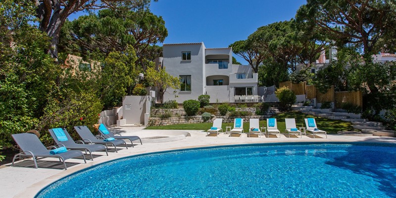 Outdoor Sun Lounges In Vale Do Lobo Vacation Villa Rental