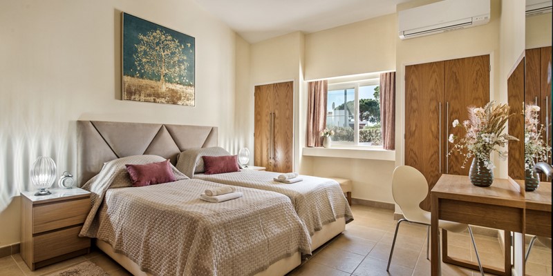 Private Twin Bedroom In Vale Do Lobo Short Stay Villa