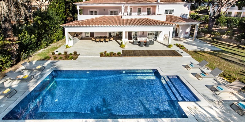 Contemporary Villa Swimming Pool Area