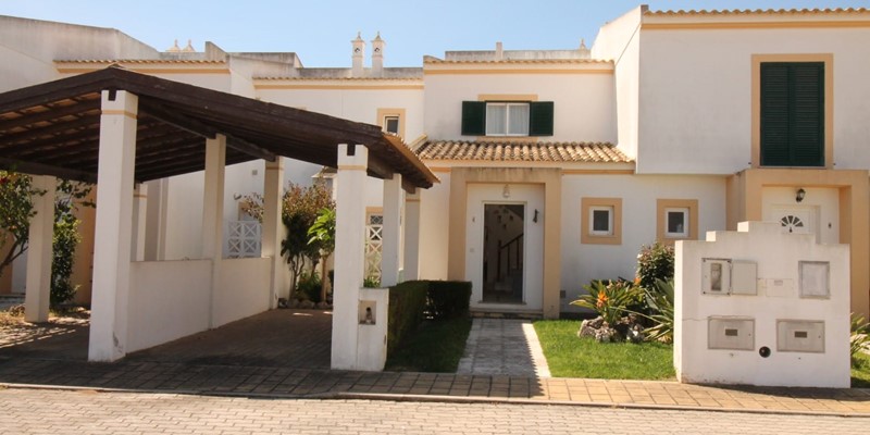 2 Bedroom Townhouse In Albufeira