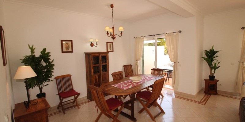 Large Dining Table Seating 5 People