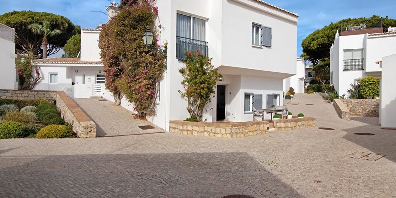 2 Bedroom Townhouse To Rent In Algarve