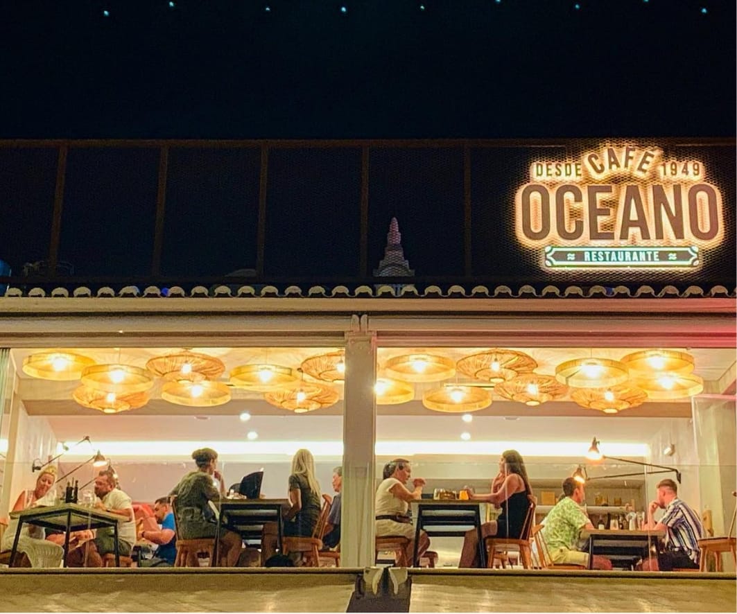 Cozy Cafe Ambiance For Leisurely Meals