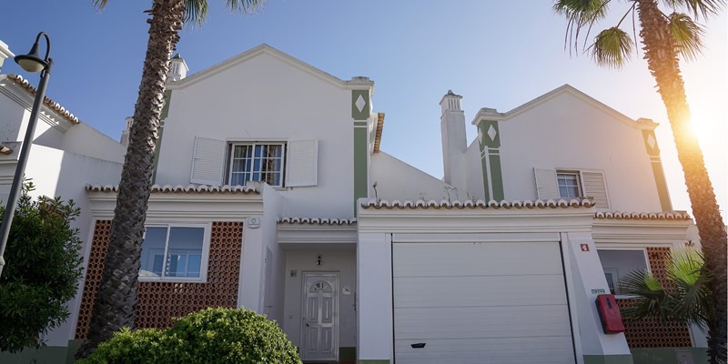 Two Bedroom Vacation Villa Near The Beach