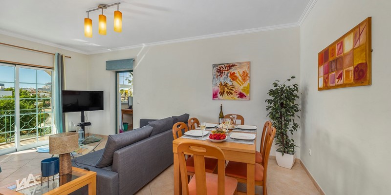 Living Room And Dining Area In Albufeira