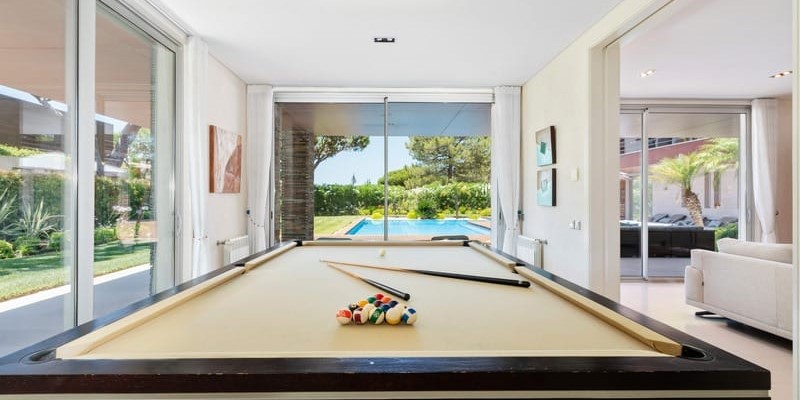 Pool Table Summer Villa Rentals