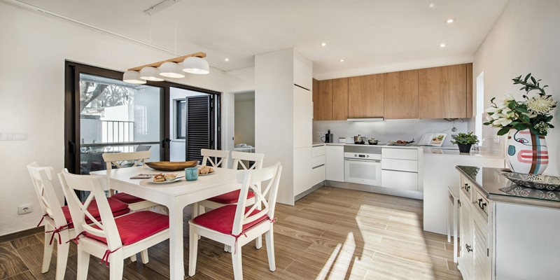 Open Plan Dining Room With Contemporary Interior