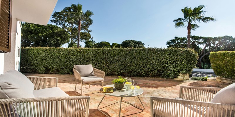 Seating 450M Away From The Beach