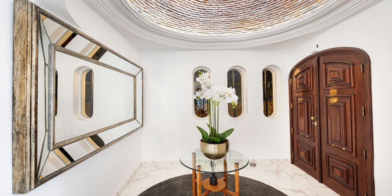 Luxurious Entrance Hall Vacation Rental Lagoa