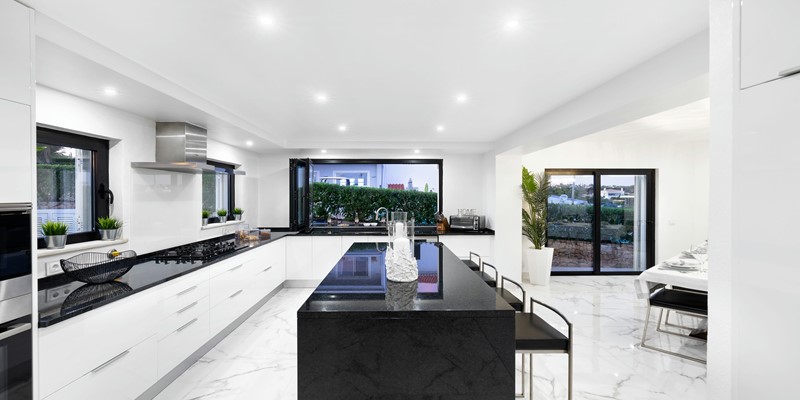 State Of The Art Kitchen In Lagoa Vacation Villa