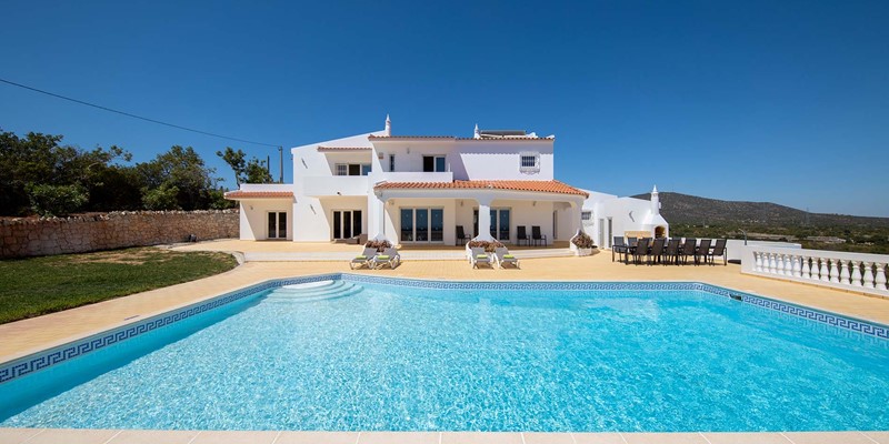 Scenic Villa Terrace And Pool